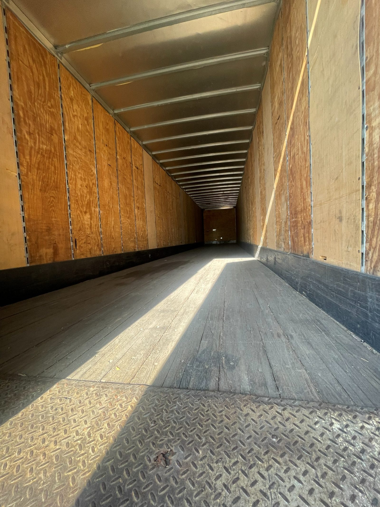 2005 Stoughton 53' Dry Van — 8/10