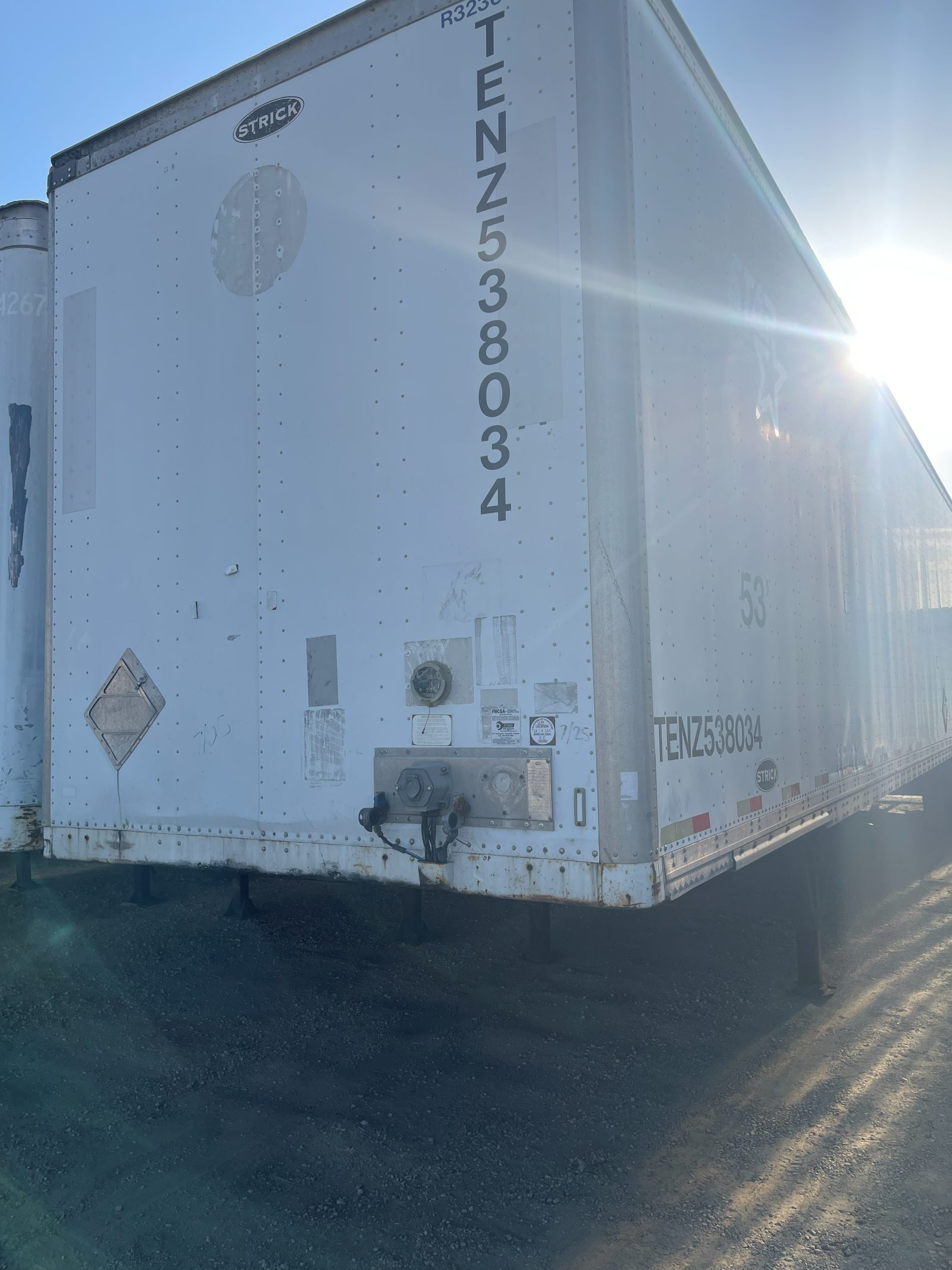 2008 Strick 53' Dry Van - Plastic — 1/9