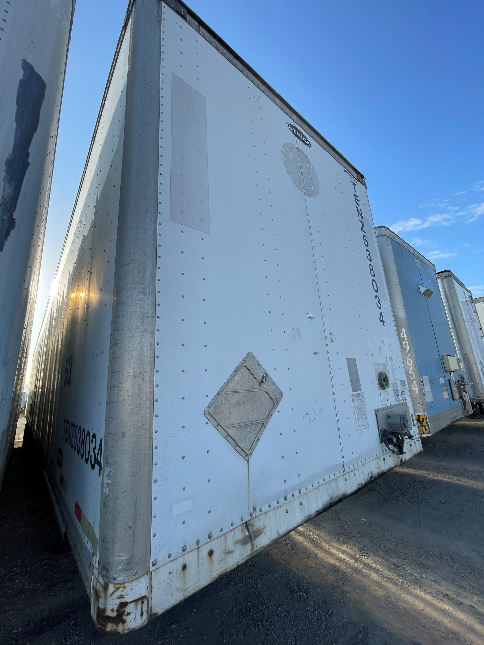 2008 Strick 53' Dry Van - Plastic — 2/9